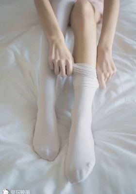 她在她老公面前被耍了