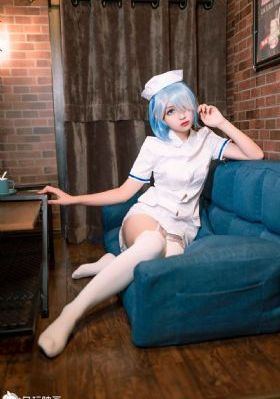 迷人的小蜜桃